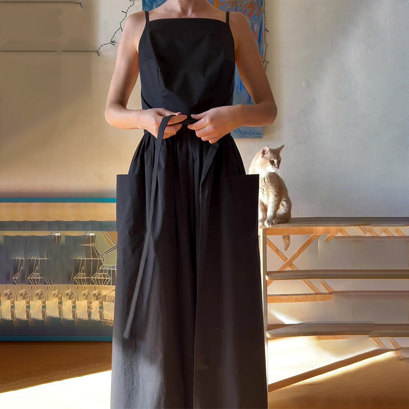 One-piece halter dress with square neck and waist
