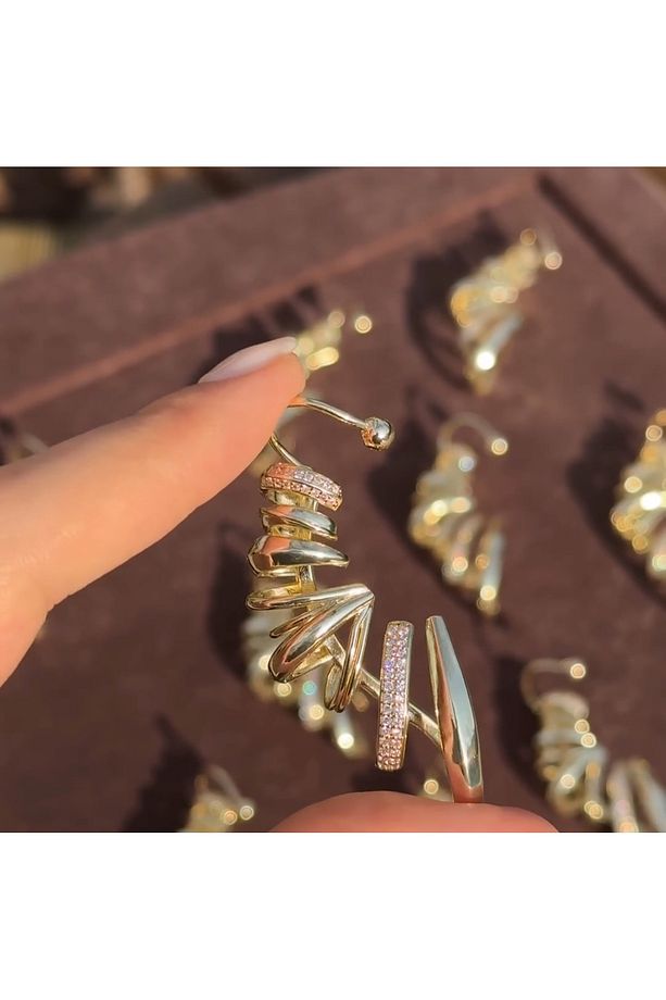 Multi-layer metal ear cuff