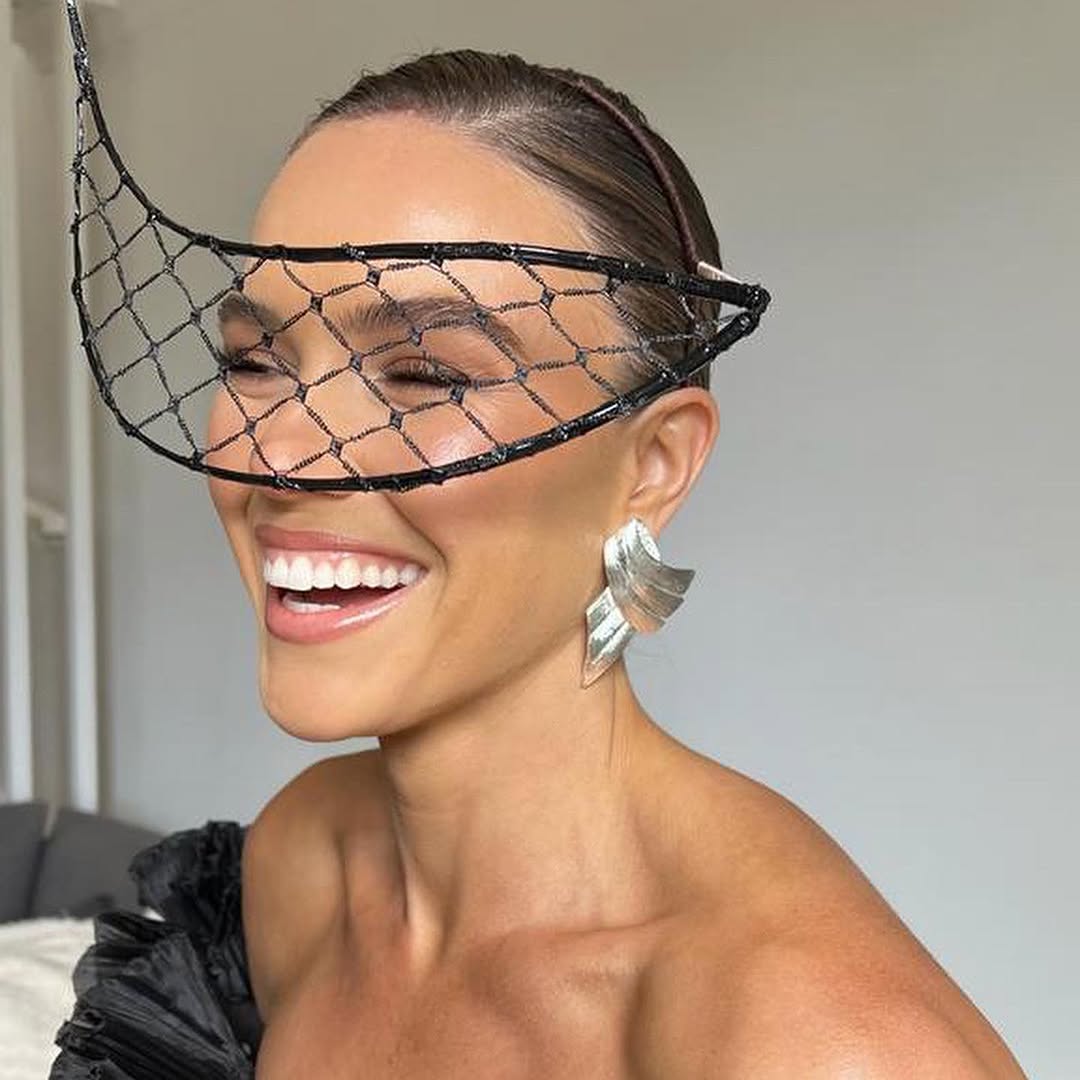 Retro mesh pheasant crown contemporary hair accessories