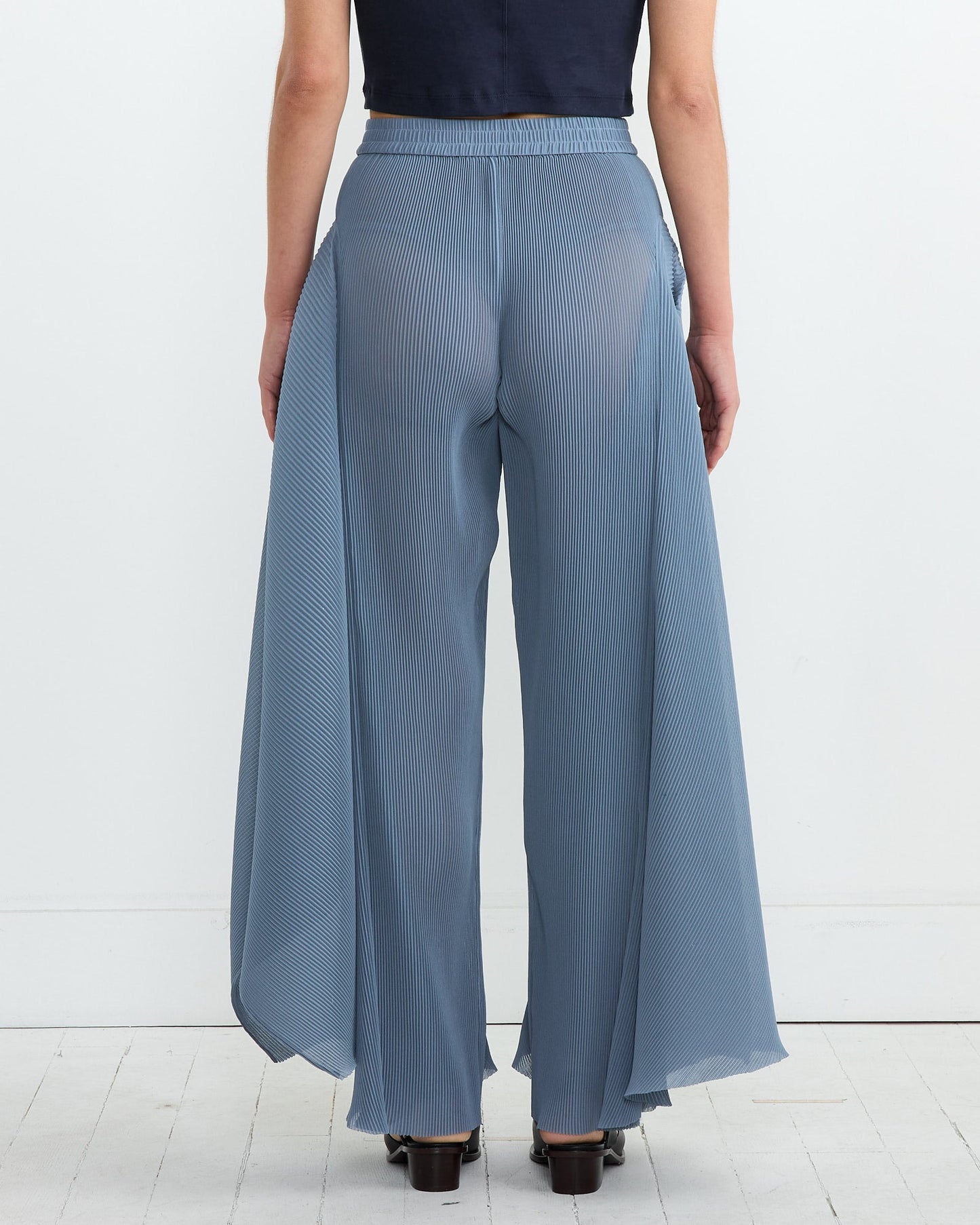 Wrist Plisse Pant in Stone Blue