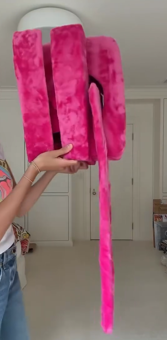 Oversized zipper decoration