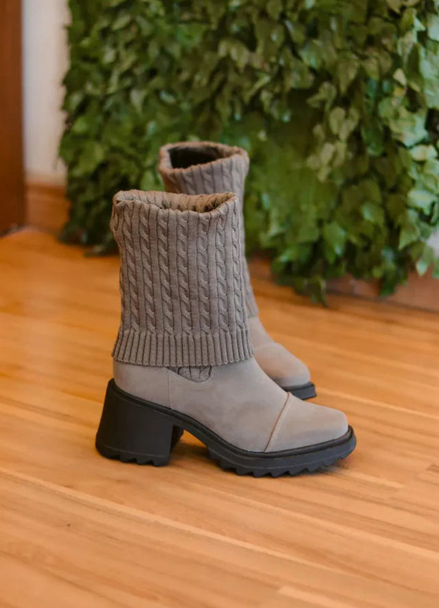 Long knitted leather sock boots