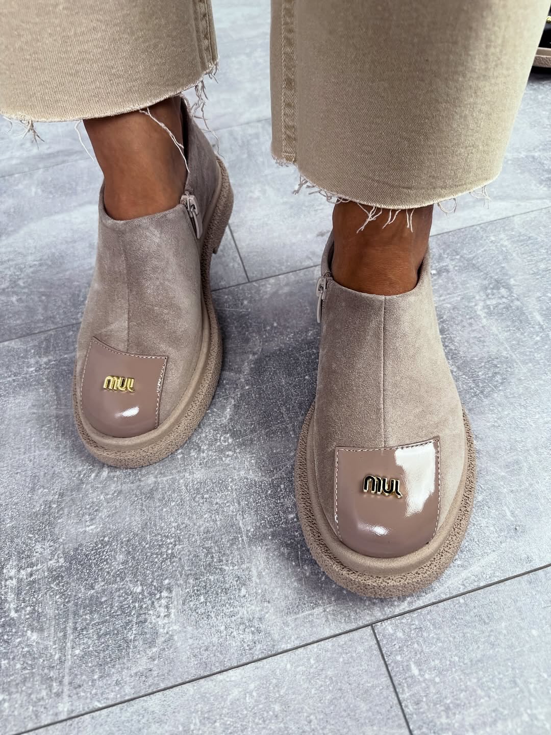 Women's side zipper ankle boots