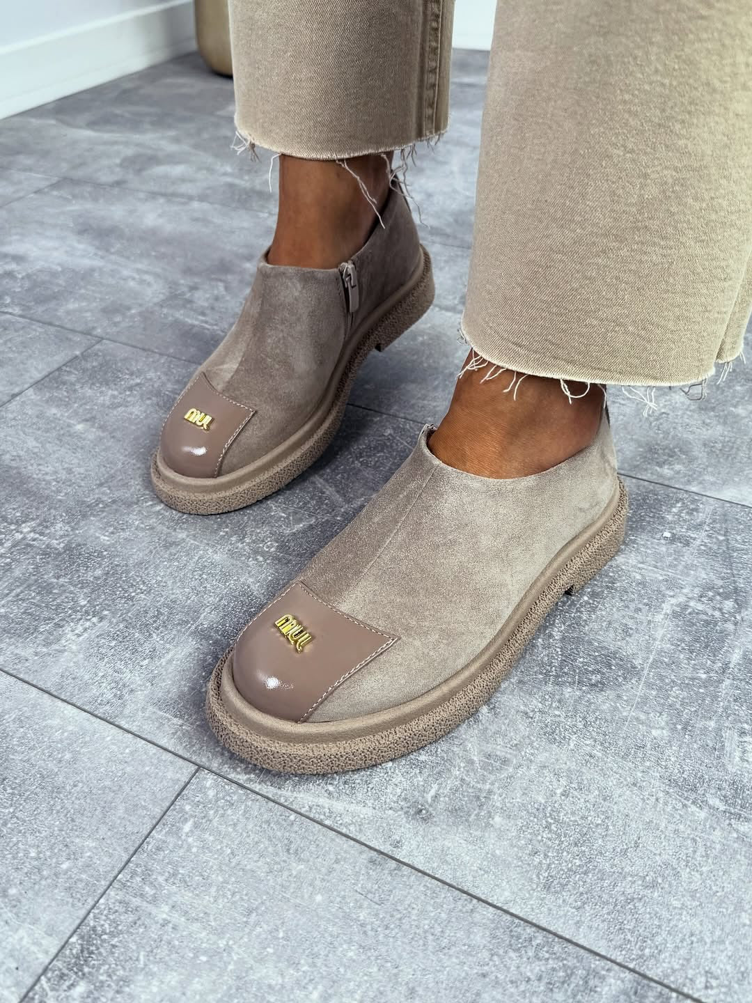 Women's side zipper ankle boots