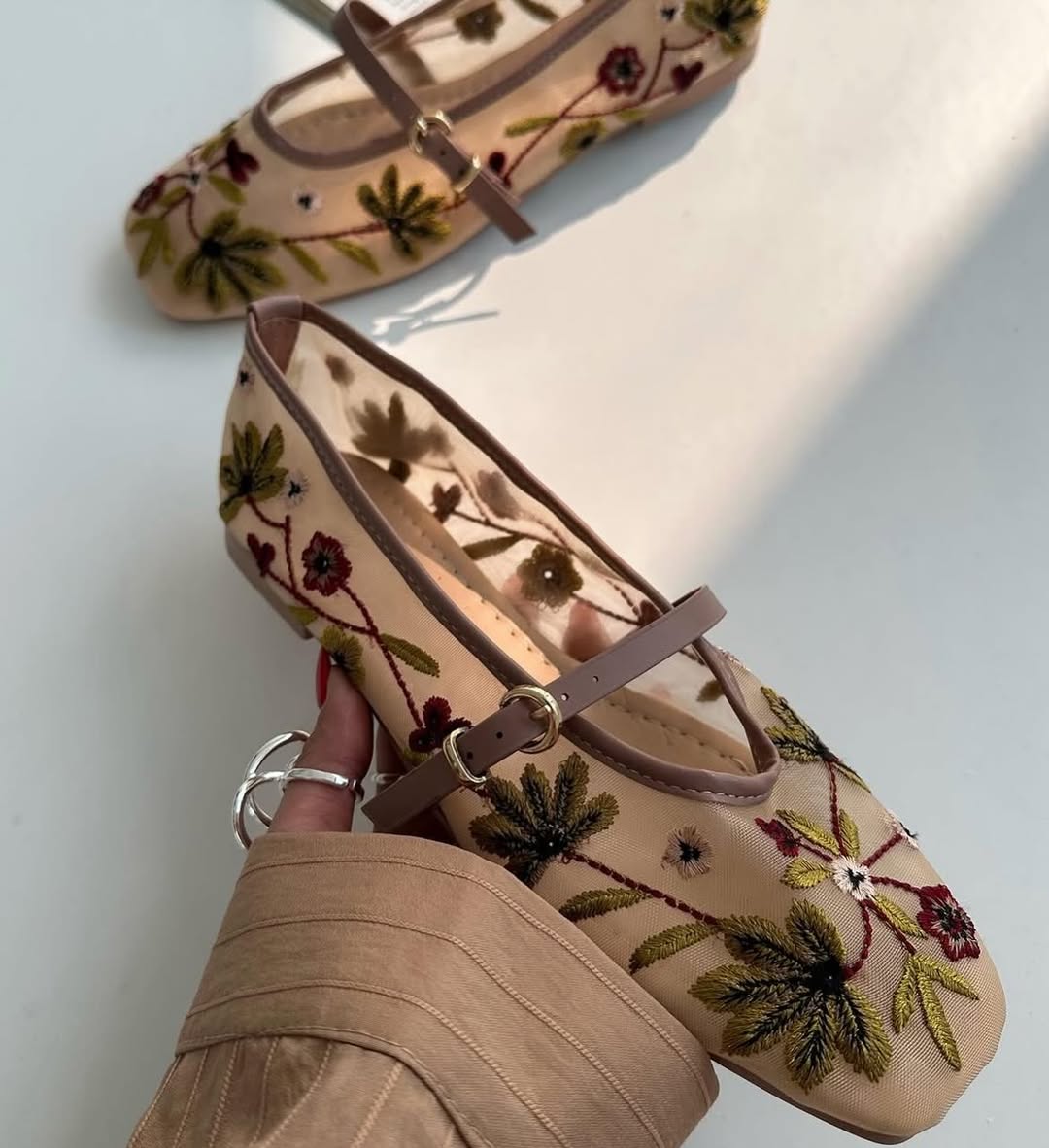 Flower embroidered mesh ballerinas