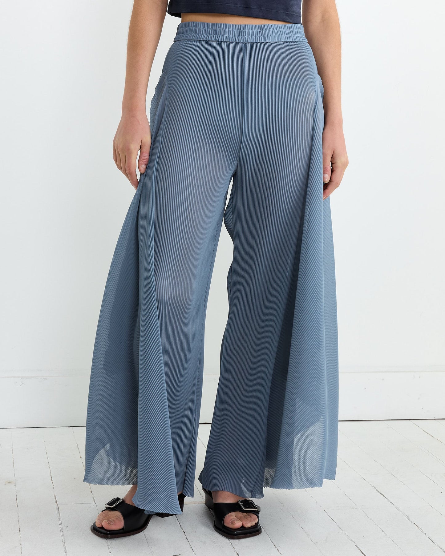 Wrist Plisse Pant in Stone Blue