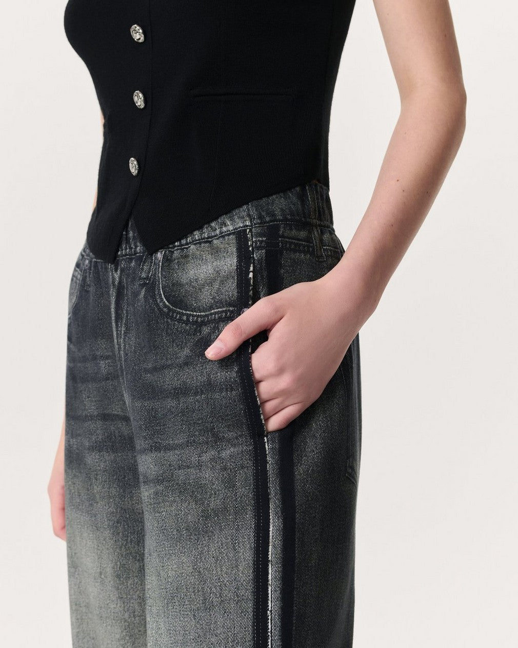 Side stripe soft jeans