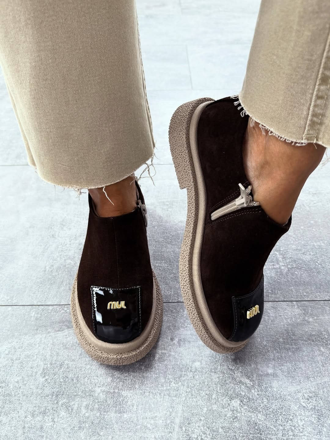 Women's side zipper ankle boots