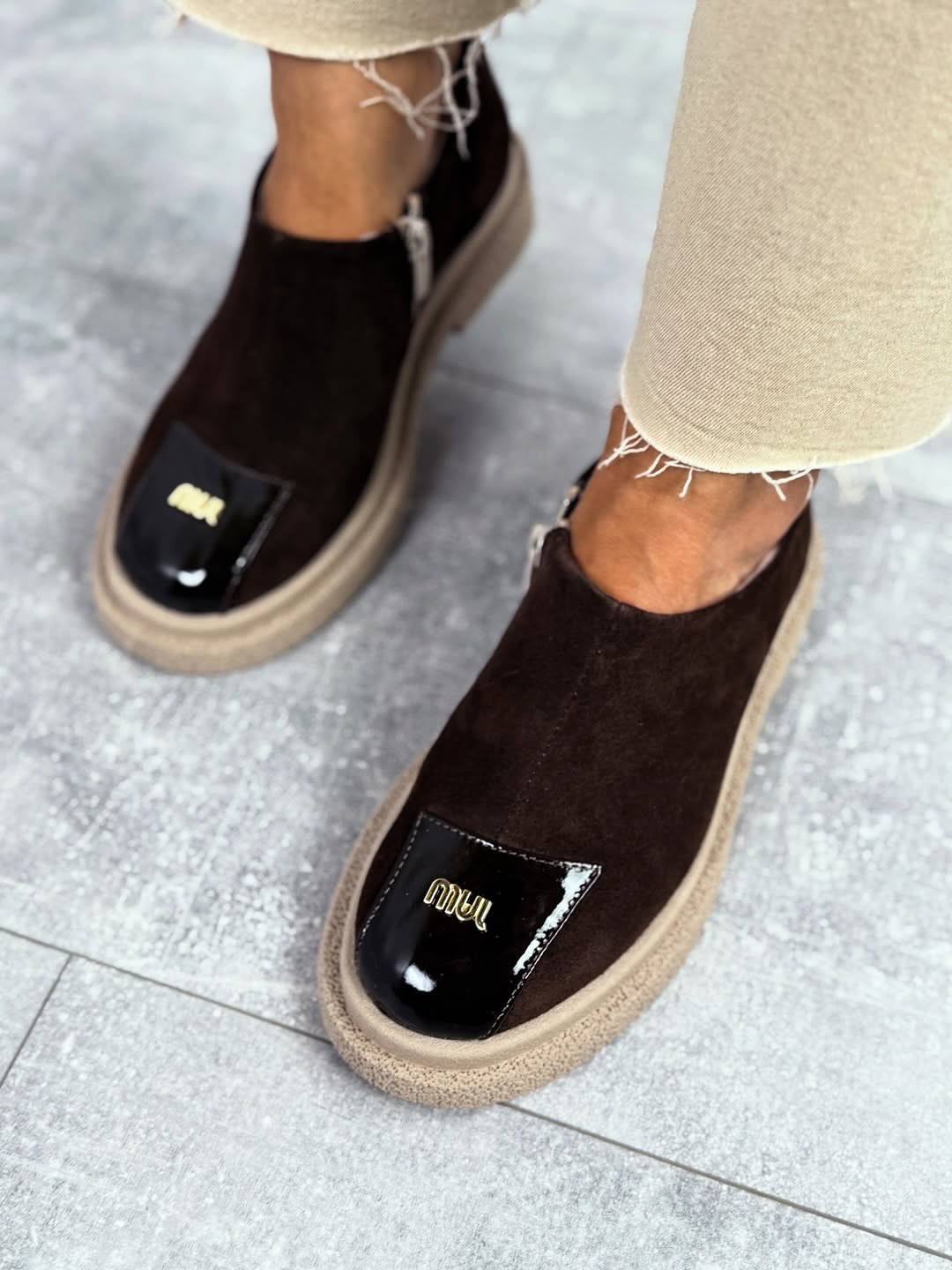 Women's side zipper ankle boots