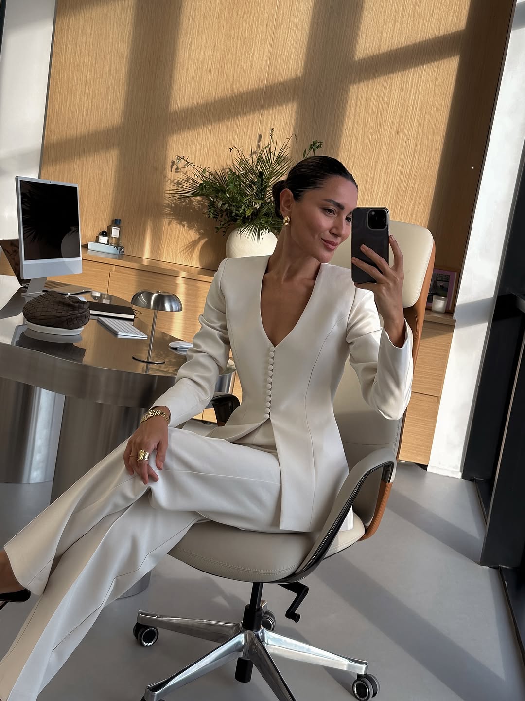 Button-down V-neck jacket and straight-leg pants suit