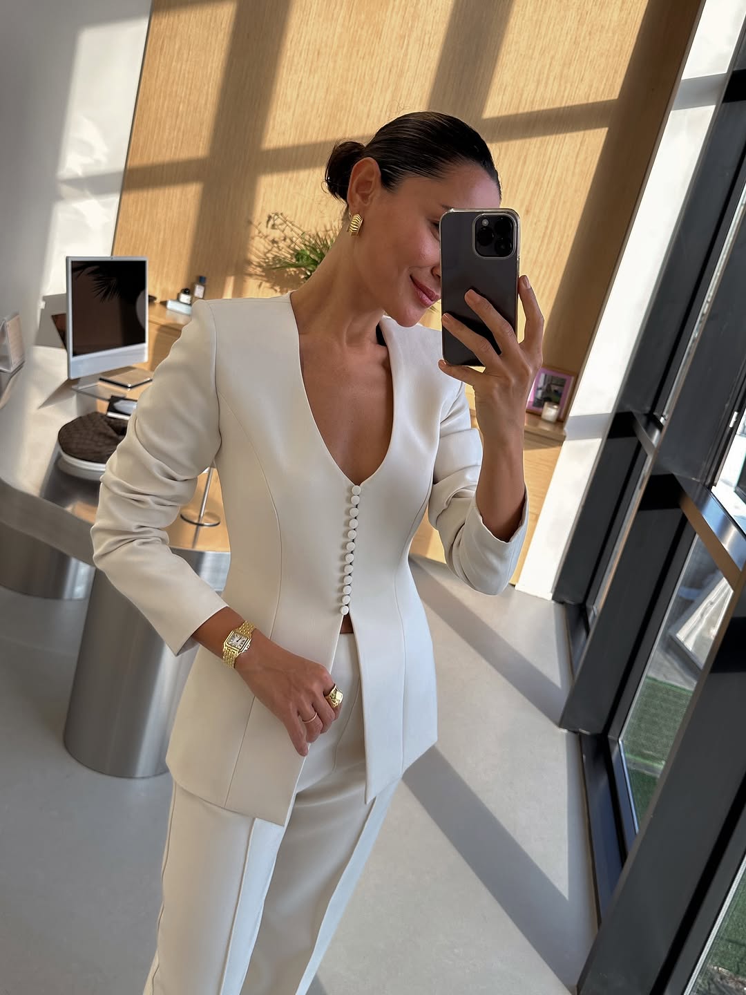 Button-down V-neck jacket and straight-leg pants suit