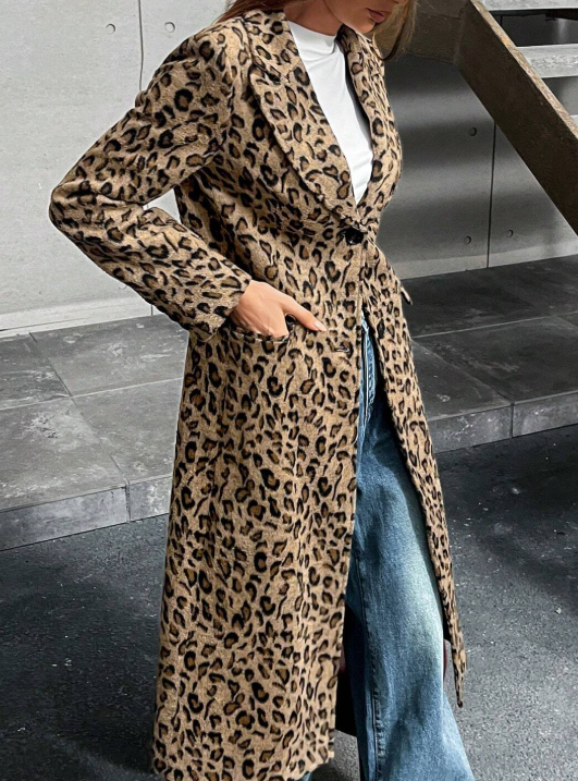 Knitted leopard print coat